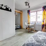 Pod Zegarem - W Cenie Parking, Szybkie Wifi, Duzy Ogrod, Wiata Grilowa! Privat bolig *