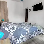בית אירוח Pod Zegarem - W Cenie Parking, Szybkie Wifi, Duzy Ogrod, Wiata Grilowa! *