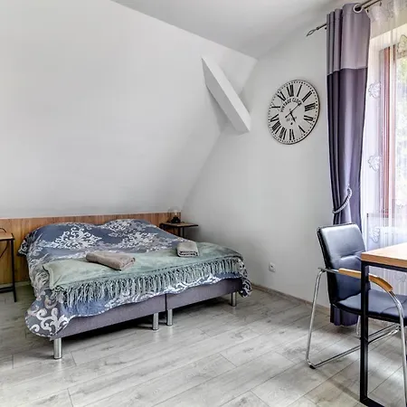 Pod Zegarem - W Cenie Parking, Szybkie Wifi, Duzy Ogrod, Wiata Grilowa! Homestay szállás