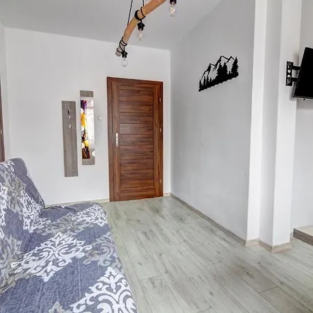 Homestay Pod Zegarem - W Cenie Parking, Szybkie Wifi, Duzy Ogrod, Wiata Grilowa! Krynica Zdroj