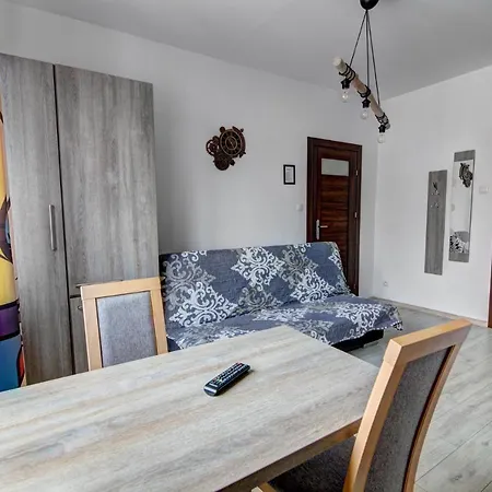 Pod Zegarem - W Cenie Parking, Szybkie Wifi, Duzy Ogrod, Wiata Grilowa!