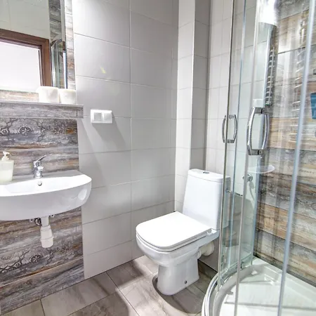 Pod Zegarem - W Cenie Parking, Szybkie Wifi, Duzy Ogrod, Wiata Grilowa! Homestay szállás Krynica Zdrój
