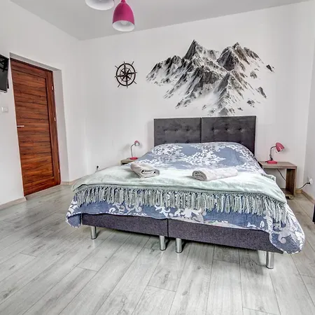Homestay szállás Pod Zegarem - W Cenie Parking, Szybkie Wifi, Duzy Ogrod, Wiata Grilowa! *