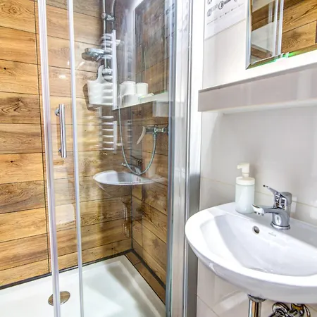 Pod Zegarem - W Cenie Parking, Szybkie Wifi, Duzy Ogrod, Wiata Grilowa! Homestay *